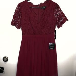 NWT LULUS semi formal maroon lace dress
